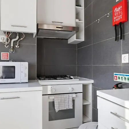 Charming 2 Bedroom With Balcony * Lisboa