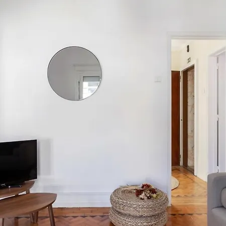 Charming 2 Bedroom With Balcony * Lisboa