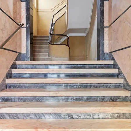 Charming 2 Bedroom With Balcony Apartman