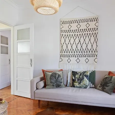Charming 2 Bedroom With Balcony * Lisboa